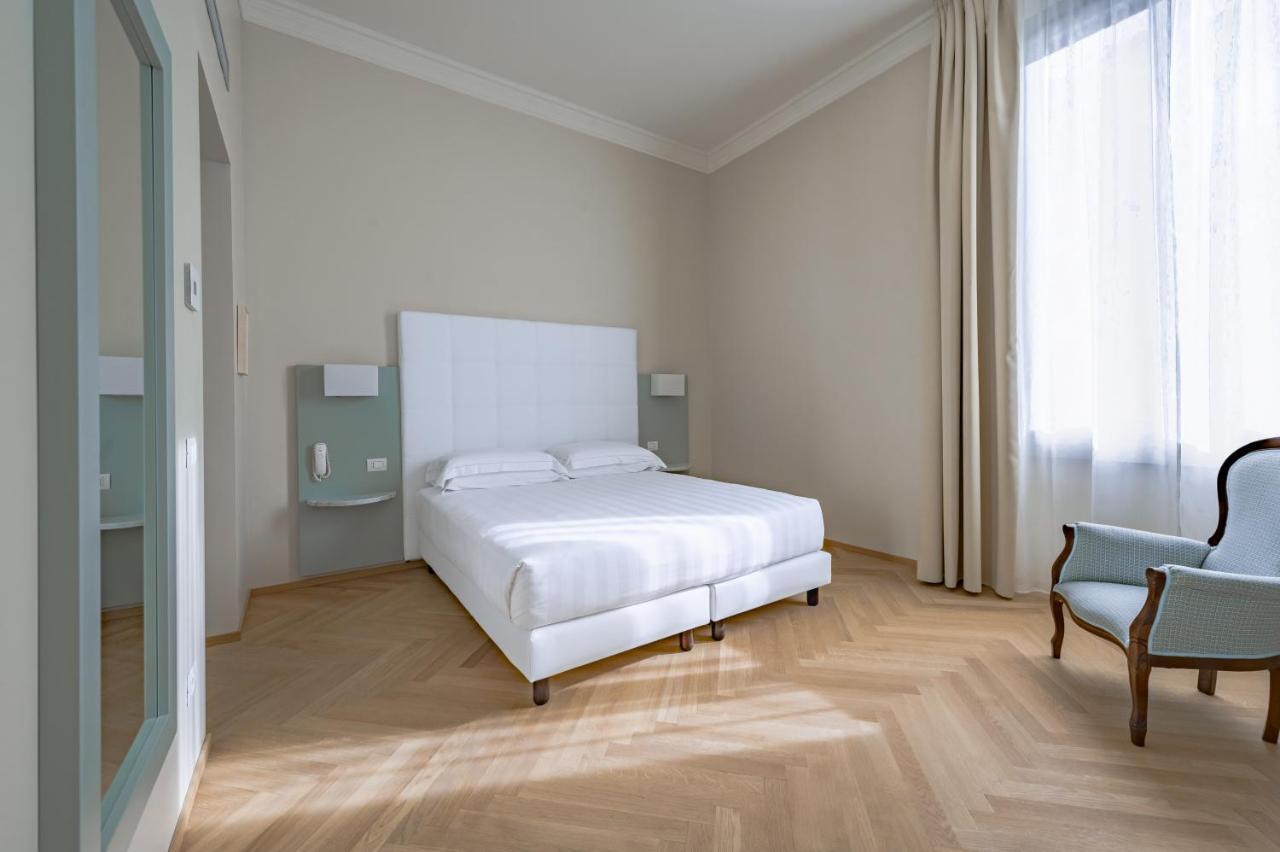 Double or Twin Room,1323953218:JPEG